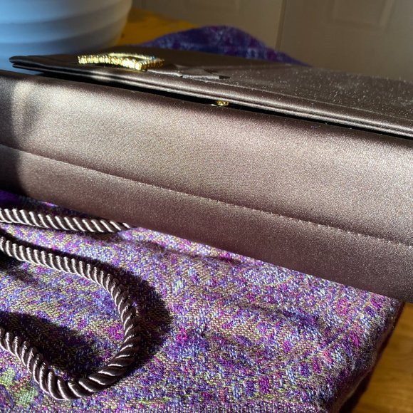 Bloomingdale's Clutch with strap - Picture 5 of 5